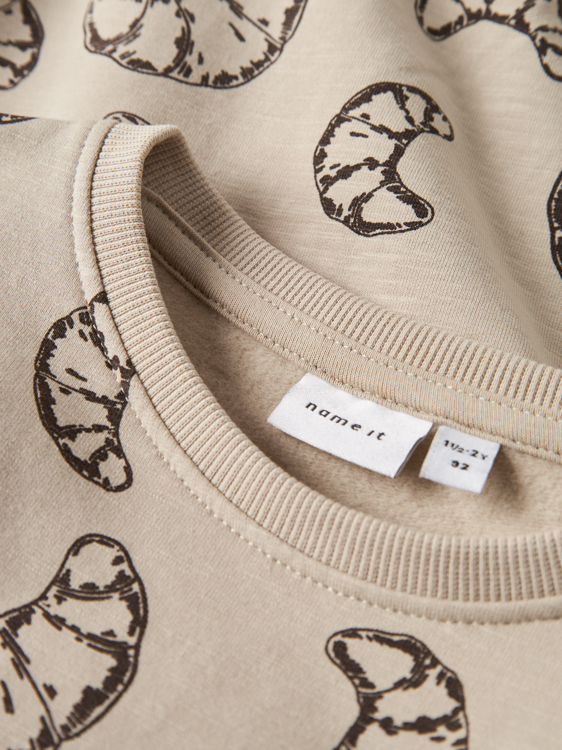 model_shot-front_full